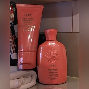 Oribe Bright Blonde Duo in Coral shampoo and conditioner Set for Blondes